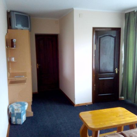 Malyvo Hotel Dilyatyn Exterior foto